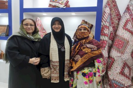 ۷۵درصد فعالان حوزه صنایع‌دستی خانواده‌ها و زنان هستند