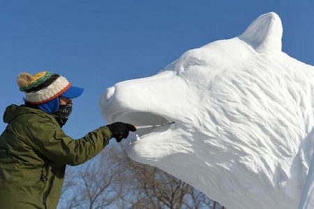 برگزاری جشنواره مجسمه های یخی در هگمتانه