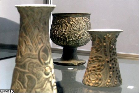 نمایشگاه آثار مکشوفه از قاچاقچیان عتیقه برگزار شد