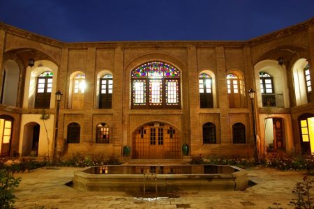 در آینده نزدیک عمارت منصوری ملایر مرمت می شود