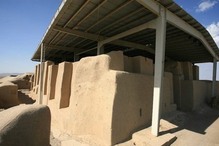 نوشیجان تنها اثر مورد بازدید گردشگران خارجی