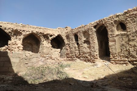کاروانسرای چنارراهدار درسراشیبی نابودی