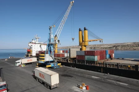 سرویس های مستقیم حمل کانتینری از بندر چابهار راه اندازی می‌شود
