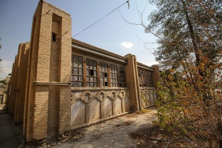 بنای تاریخی «کارخانه ریسباف» در وضعیت نگران‌کننده‌ای قرار دارد
