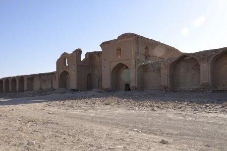 کاروانسرای ثبت ملی شده خشکرود در معرض تخریب قرار دارد