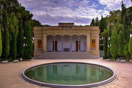 آتشکده و دخمه یزد همزمان با سالروز درگذشت زرتشت تعطیل شد