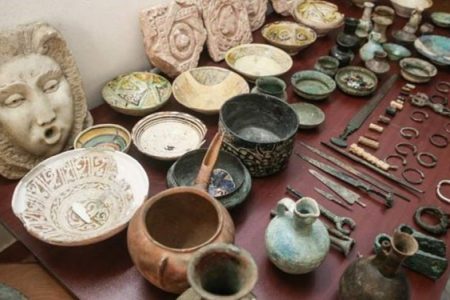 ۳۸ اثر تاریخی از قاچاقچیان در ایلام کشف شد