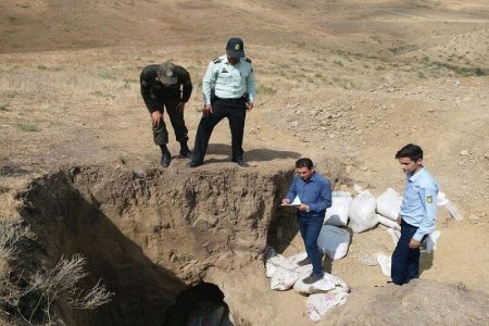 دو کوزه سفالی در حفاری غیرمجاز کشف شد