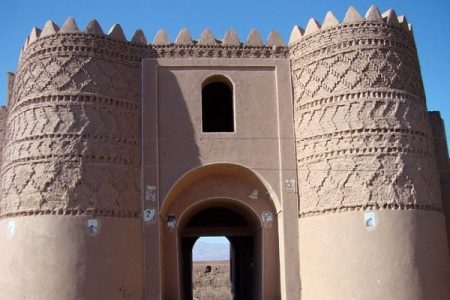 استاندار کرمان از نقطه خروجی کویر لوت بازدید کرد