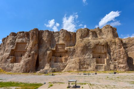 پدیده فرونشست نقش رستم را تهدید می‌کند