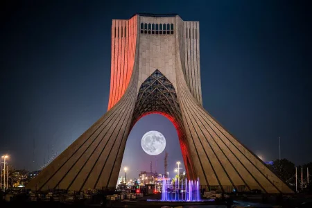 رکوردشکنی جدید برج آزادی در ایام نوروز!