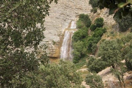 آبشار «اما» از منحصر به فردترین آبشار/ زمان مناسب سفر