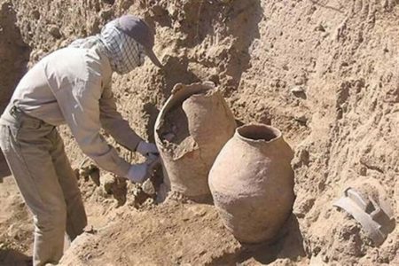 حفاران غیرمجاز آثار تاریخی در صومعه‌سرا بازداشت شدند