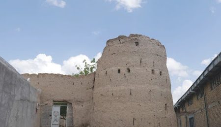 باند حفاران غیرمجاز در تپه تاریخی ارمغانخانه بازداشت شدند