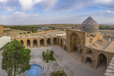 گروه ارزیاب یونسکو پرونده ثبت جهانی مسجد جامع ساوه را بررسی می‌کند