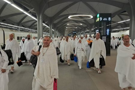 نیمی از زائران ایرانی به عربستان رسیدند