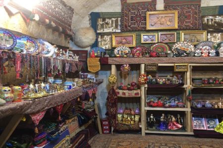 تولیدات بومی کرمانشاه در مسیر زوار اربعین عرضه می‌شود