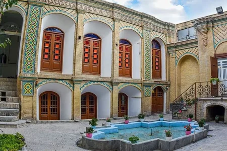 در استان مرکزی ظرفیت‌های گردشگری مذهبی مغفول مانده است