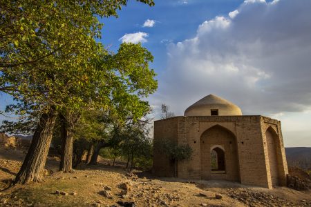 طرح ساماندهی و طراحی محوطه بنای تاریخی باغ مزار شهر گرمه تایید شد