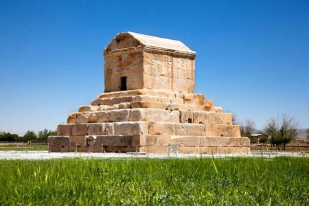 اجرای ۶ طرح ملی مرمتی و ساماندهی در محوطه میراث جهانی پاسارگاد