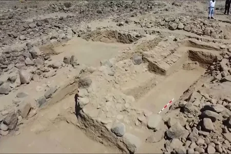 کشف بقایای چهار گور ۳۸۰۰ ساله در یک معبد