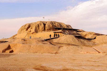 کاوش در «سیلک» با هزاران سال راز سر به مُهر آغاز شد